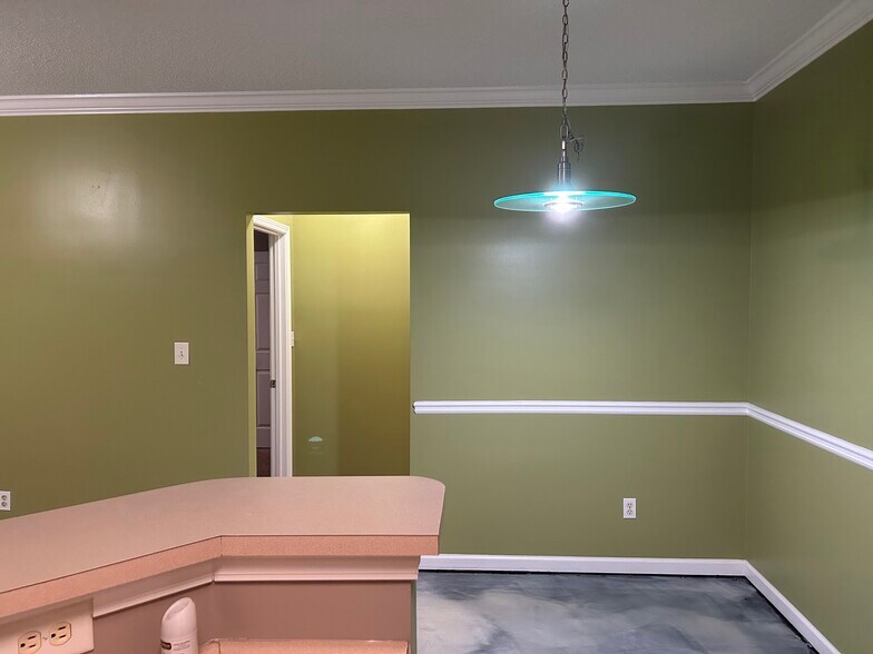 Building Photo - 1103 Walden Park Dr