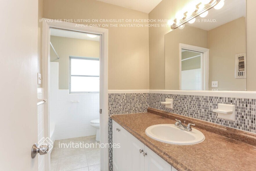 Building Photo - 12160 Croft Dr N