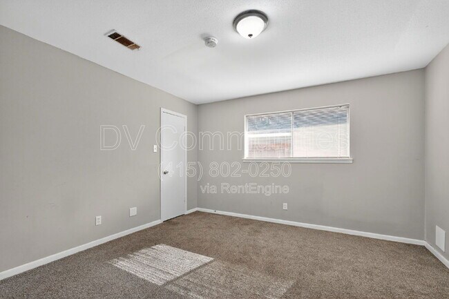 Building Photo - 15707 Lone Tree Dr