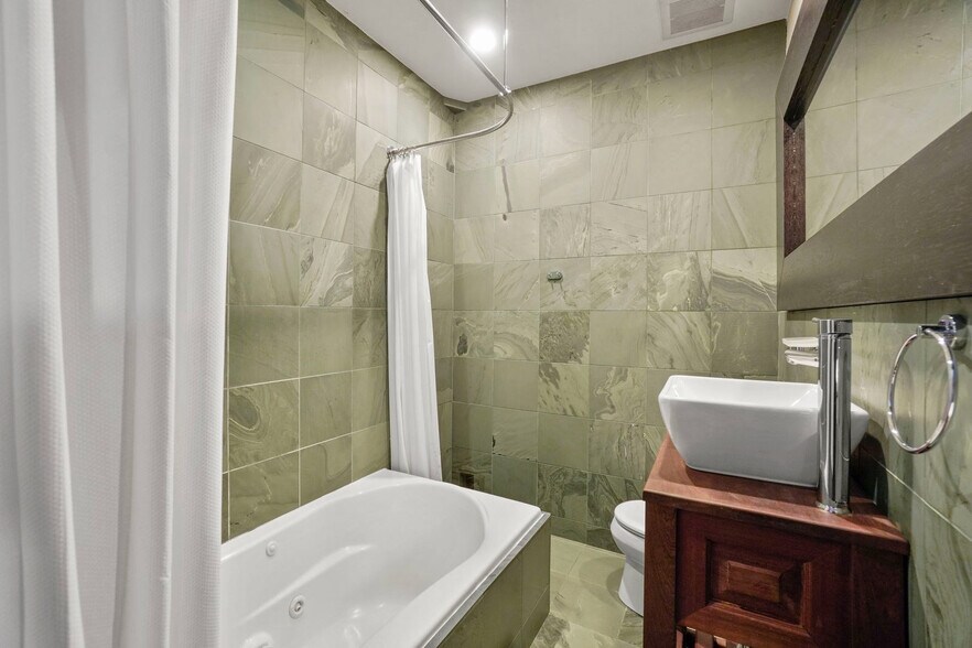 Building Photo - 96 South St