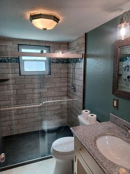 Building Photo - UPGRADED WATERFRONT END UNIT 3 BR / 2 BA Home With BOAT LIFT/ DOCK & OUTSTANDING VIEWS