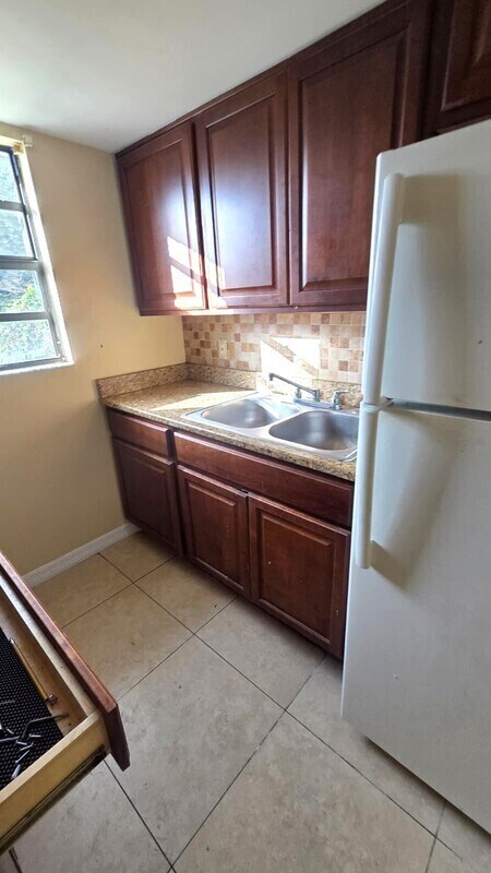 Building Photo - 34 S Ortman Dr