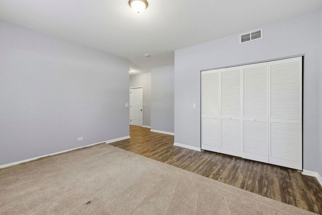 Building Photo - 218 Goldenrod Dr