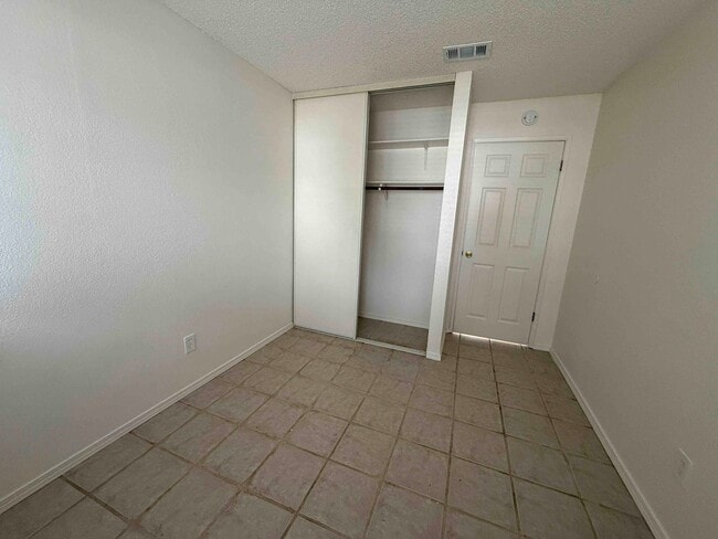 Building Photo - Great Natomas 3 Bedroom on Large Court