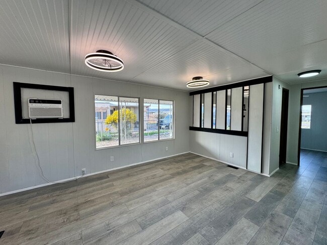 Building Photo - Cute Remodeled 3 Bedroom Home in Bullhead City, AZ