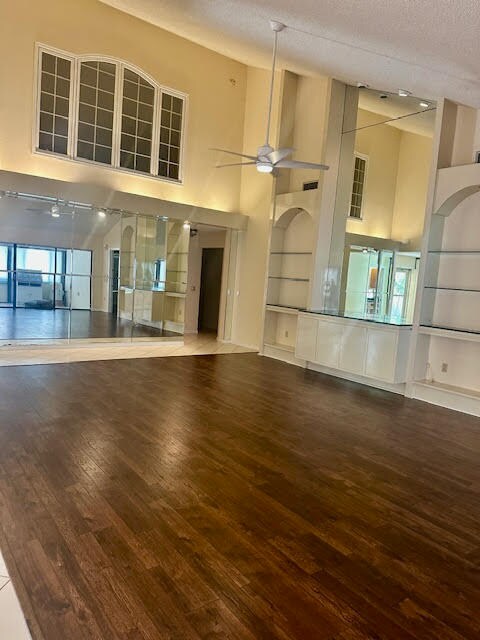 Building Photo - 2870 Cuyahoga Ln