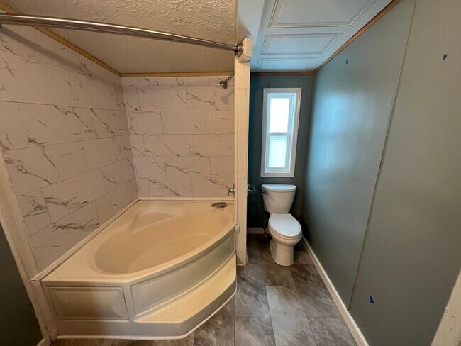 Building Photo - 492 McSwain Rd