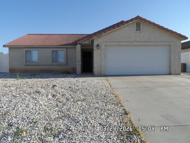 Building Photo - 3 Bedrooms, 2 Bathrooms, approx. 1112 sq. ft., 2 Car Garage, Solar Panels, Internet Included. Clo...