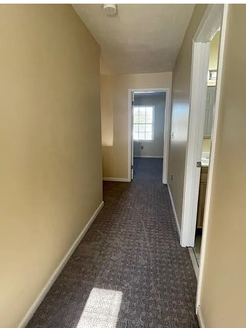 Building Photo - 711 Beaverview Dr