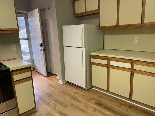 Building Photo - 323 Jefferson St