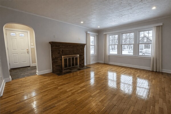 Building Photo - 532 E Greenlawn Ave