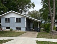 Building Photo - 2715 Cass St