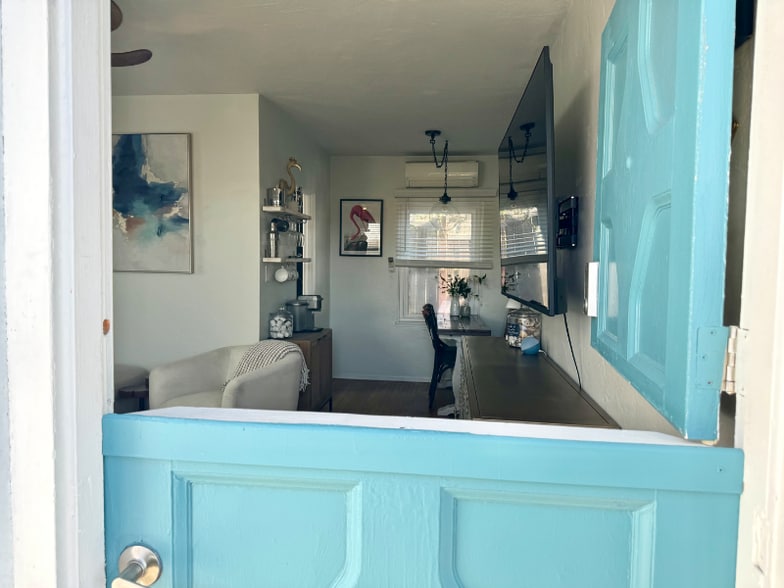 Building Photo - 1828 Guy St