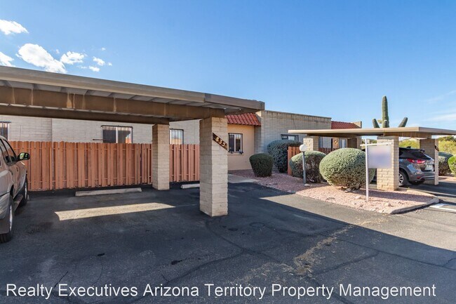 Building Photo - 3 br, 2 bath House - 835 S. Pantano Parkway
