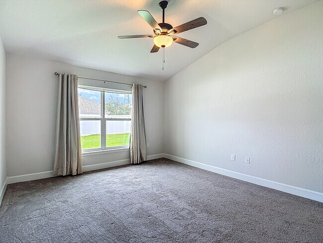 Building Photo - Welcome in to this beautiful Unfurnished -...