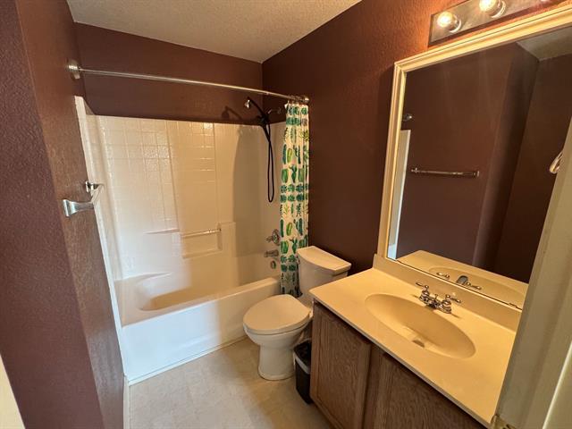 Building Photo - 8831 Holliday Ln