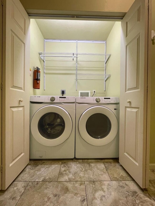 Building Photo - 323 W Main St