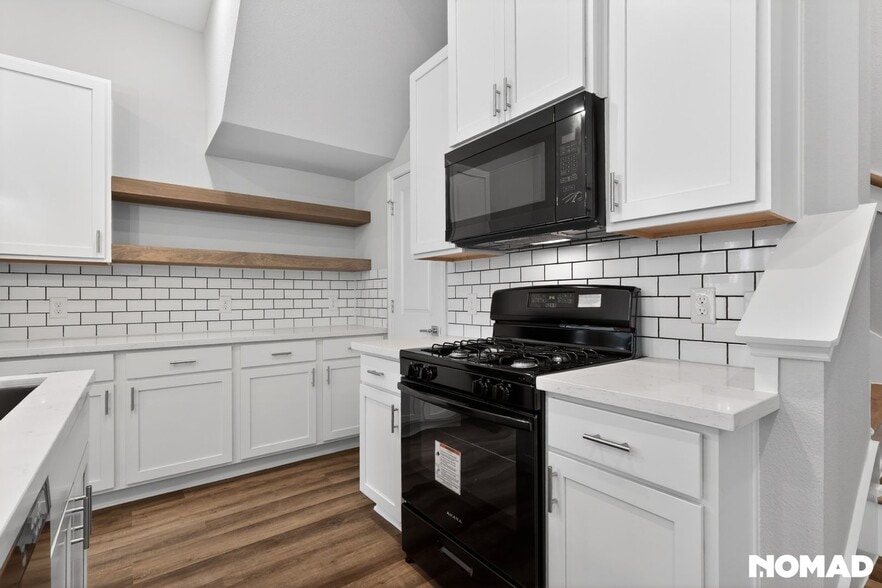 Building Photo - 208 Clark Rd