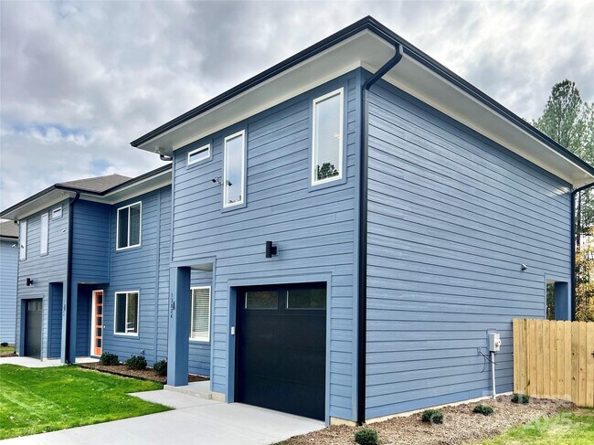 Building Photo - 13034 John Bostar Ln