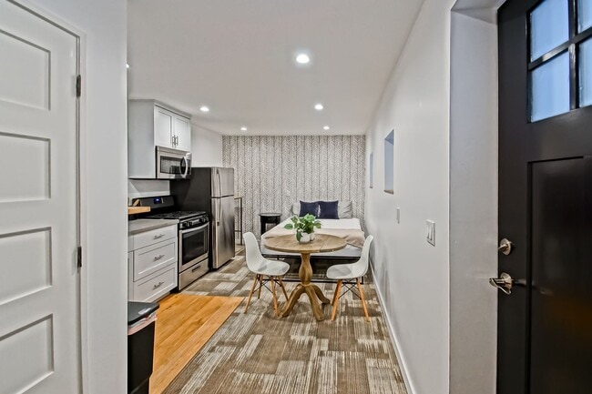 Building Photo - 200-202 39th Street