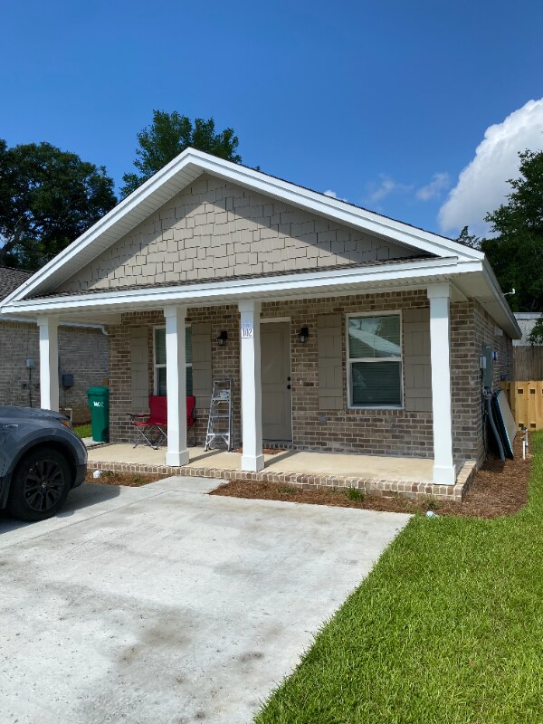 Building Photo - 102 Lois Pl