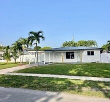 Building Photo - 600 N 70th Ter