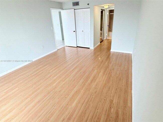 Building Photo - 1300 St Charles Pl