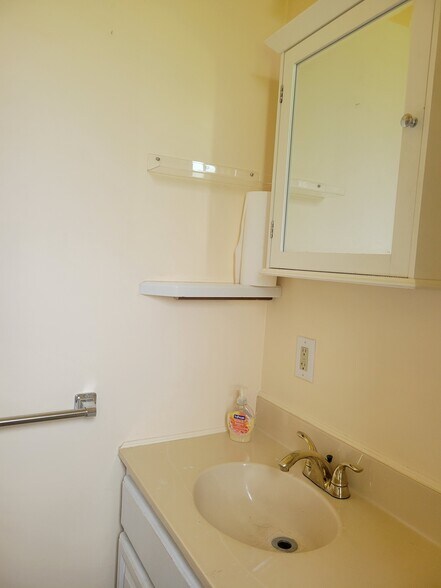 Bathroom - 405 E Main St