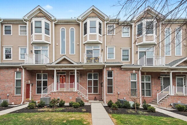 Building Photo - 354 Oswego Ct