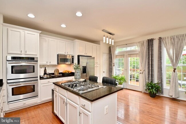 Building Photo - 8240 Gunston Commons Way