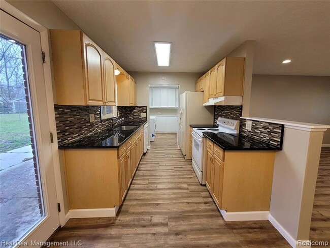 Building Photo - 2534 Depew Dr