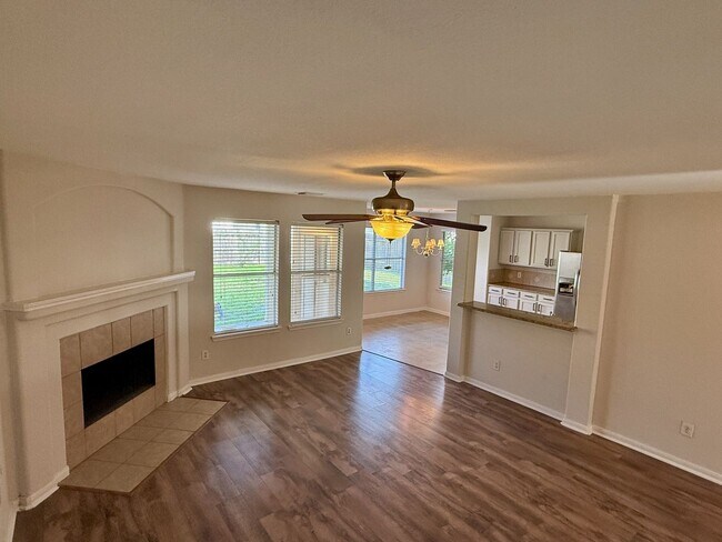 Building Photo - 21315 Bella Mountain Dr