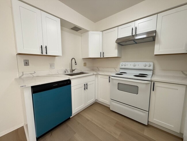 Building Photo - Remodeled Duplex in Central Sunnyvale Loca...