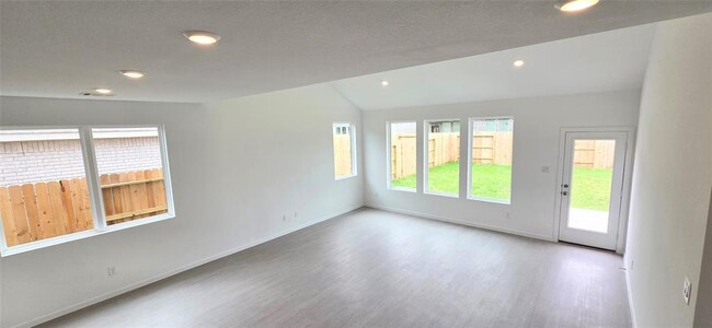 Building Photo - 6319 Seafoam Lake Dr