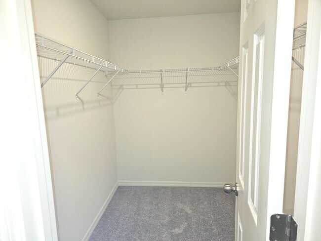 Building Photo - 3681 SW Haines St