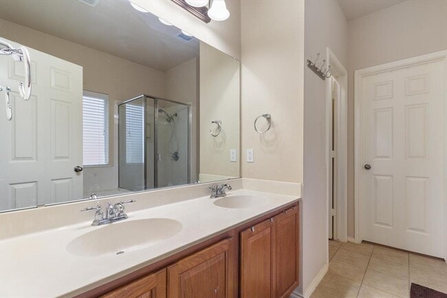 Building Photo - 1008 Big Spring Dr