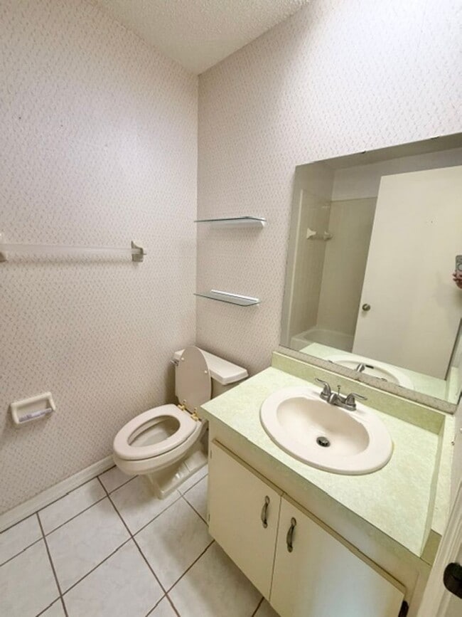 Building Photo - Orange City  - 2 Bedroom, 2 Bathroom – $1,550.00- 55+ Community