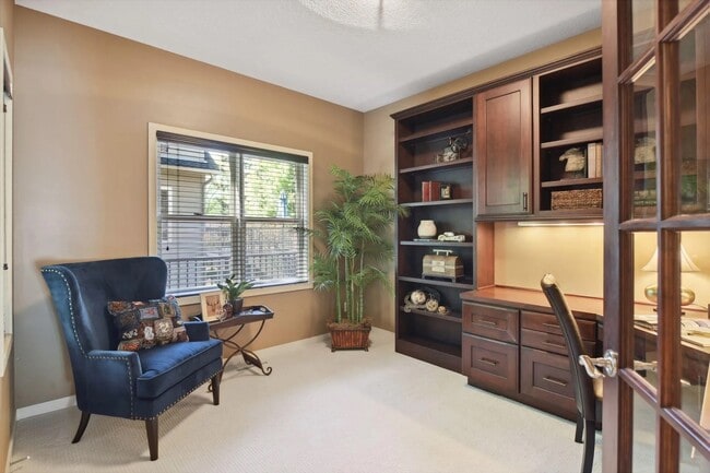 Building Photo - 6484 Ivy Way