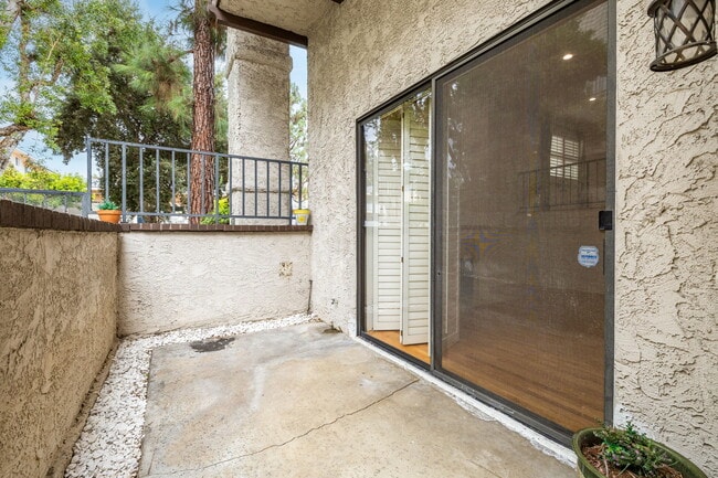 Building Photo - 2450 E Del Mar Blvd