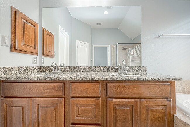 Building Photo - 6015 Hewes Point Ln