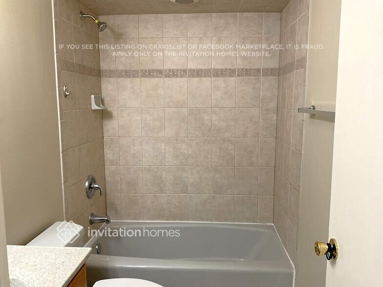 Building Photo - 5935 Essex Rd