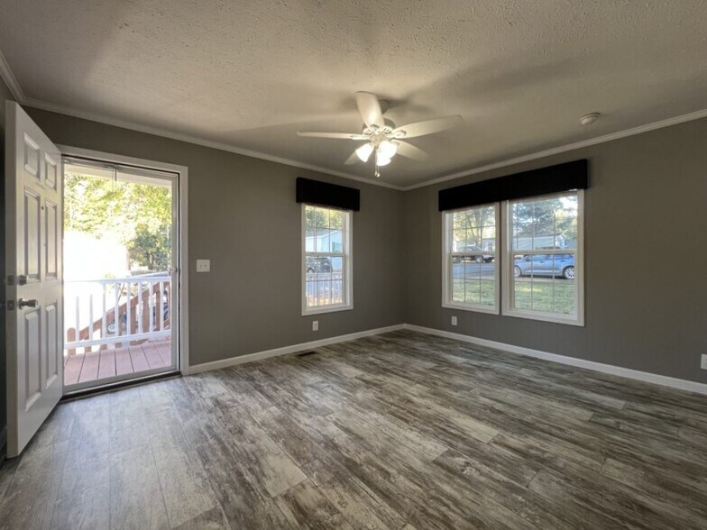 Building Photo - 126 E Sourwood Dr