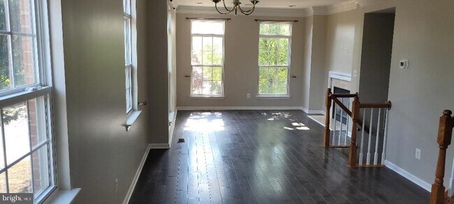 Building Photo - 20401 Trails End Terrace