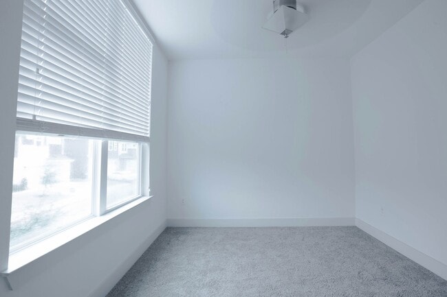 Building Photo - 7312 Oberon St