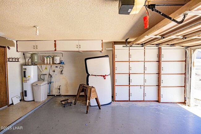 Building Photo - 3713 Mission Dr S