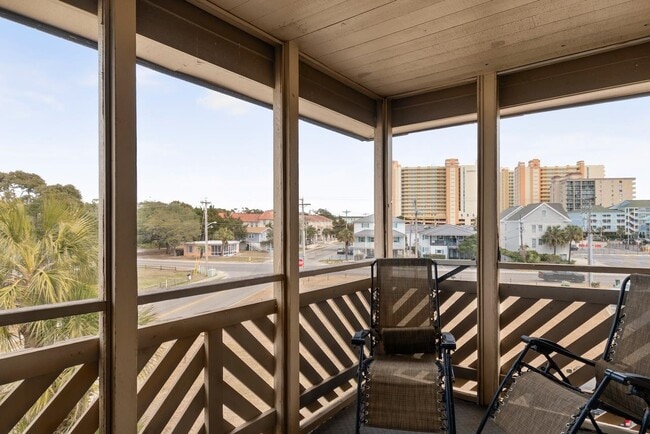Building Photo - 609 Hillside Dr S