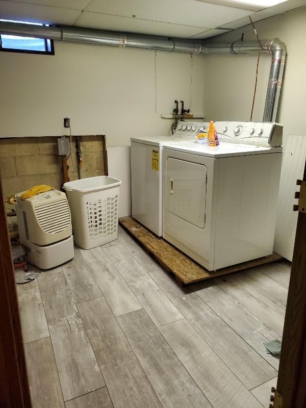 Building Photo - 707 Newport Pl