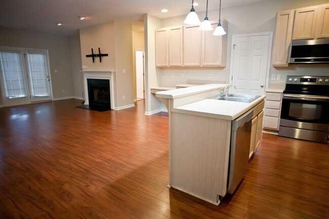 Building Photo - Spacious 3-Bedroom Ranch with Versatile Living Spaces and Modern Comforts