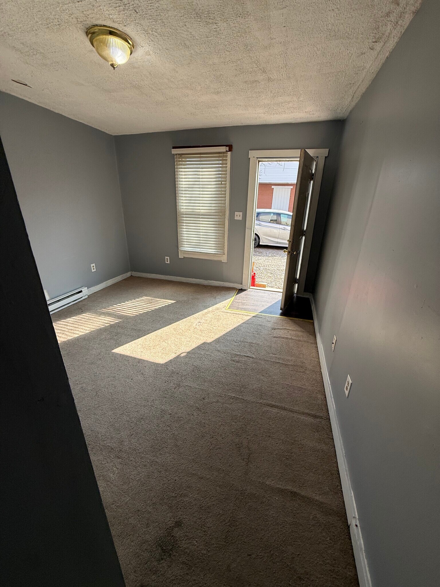 Building Photo - 9 E Middle St