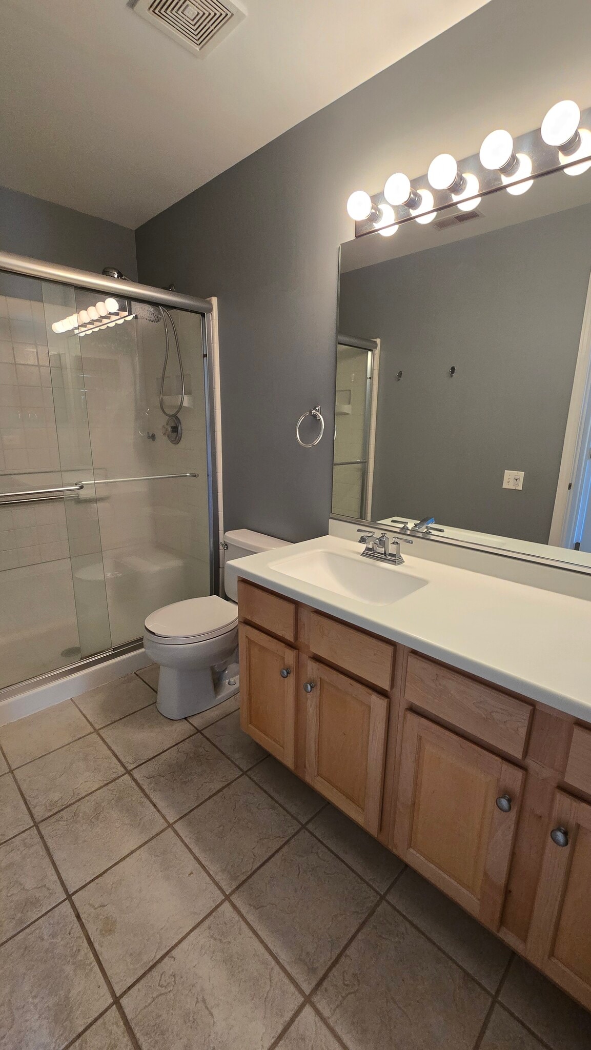 Primary bedroom ensuite bath - 2807 Stonewater Dr
